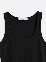 เสื้อกล้ามทรงสลิมฟิต